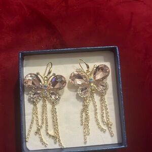 Nwt Pink glass and white crystal earrings